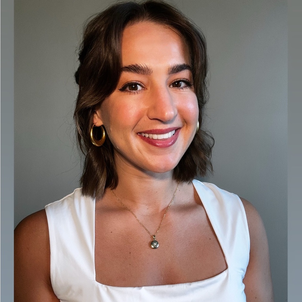 Meet your Posher, Carlee.